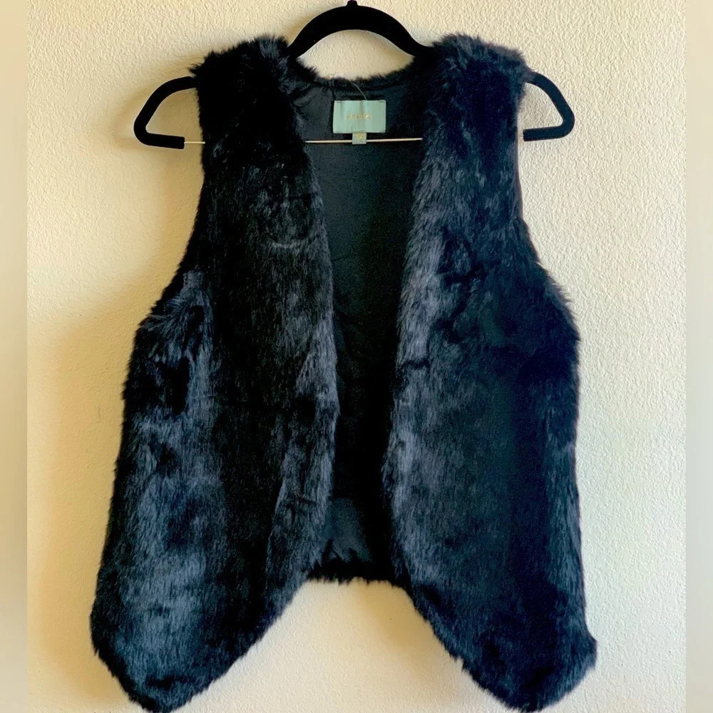 SKIES Are Blue faux fur vest, Black, S